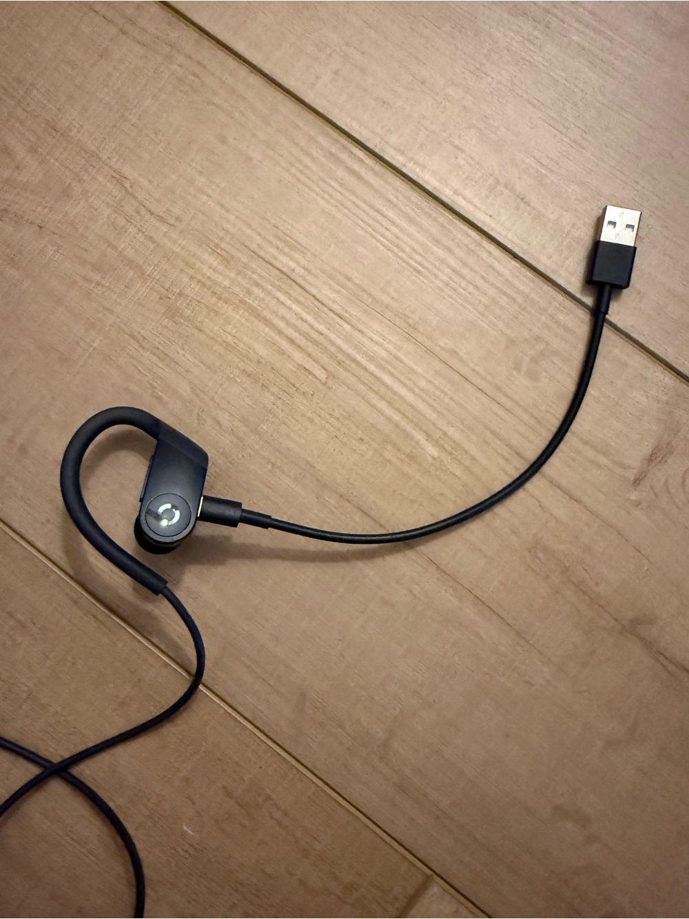 Beats by Dre Power Beats 4 Wireless Earphones Ear Buds Black - Picture 3 of 5